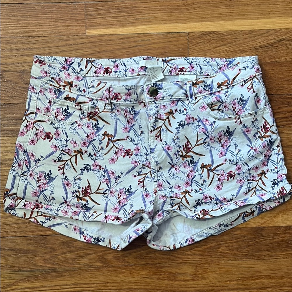 H&M Pink and White Floral Jean Shorts